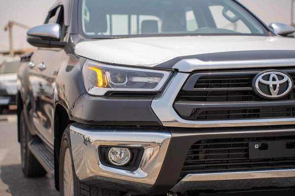 TOYOTA HILUX SR5 2.7 MODEL 2025 GCC AUTOMATIC FULL OPTION