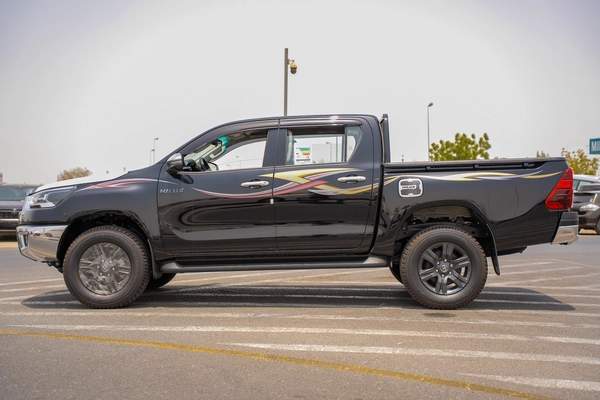 TOYOTA HILUX SR5 2.7 MODEL 2025 GCC AUTOMATIC FULL OPTION