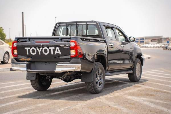 TOYOTA HILUX SR5 2.7 MODEL 2025 GCC AUTOMATIC FULL OPTION
