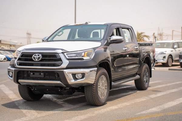 TOYOTA HILUX SR5 2.7 MODEL 2025 GCC AUTOMATIC FULL OPTION