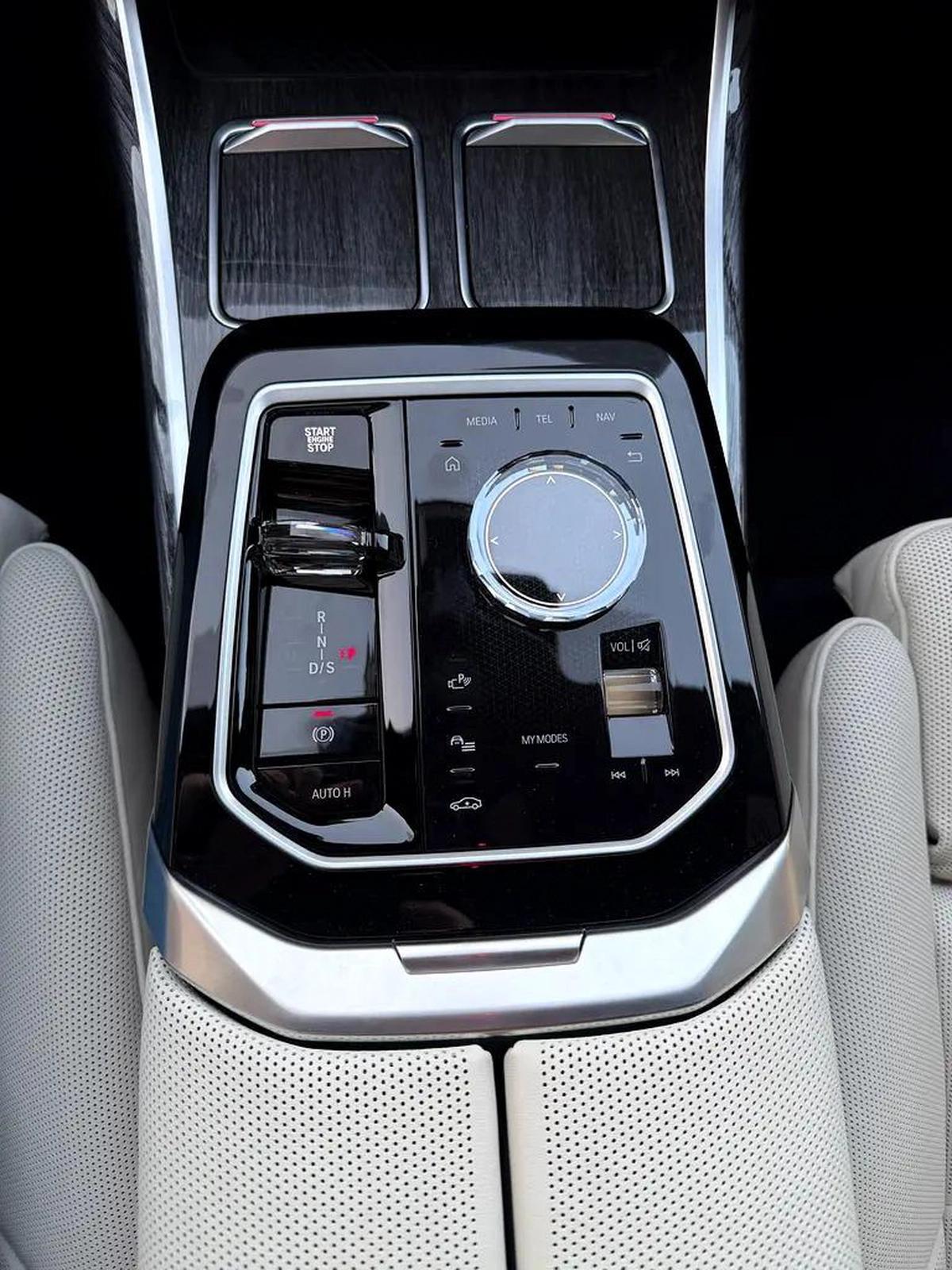BMW 7-Series 735i M KIT 2026 - GCC Specs --9-9