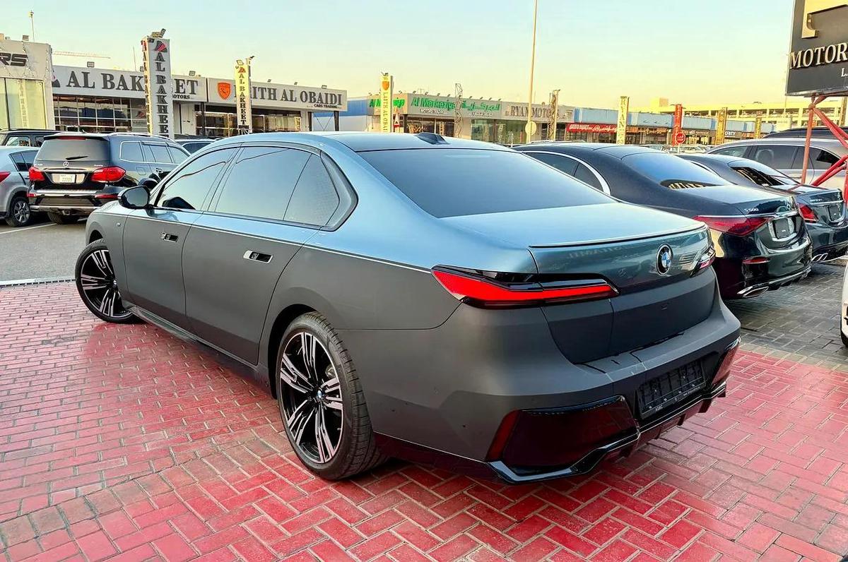 BMW 7-Series 735i M KIT 2026 - GCC Specs --5-5