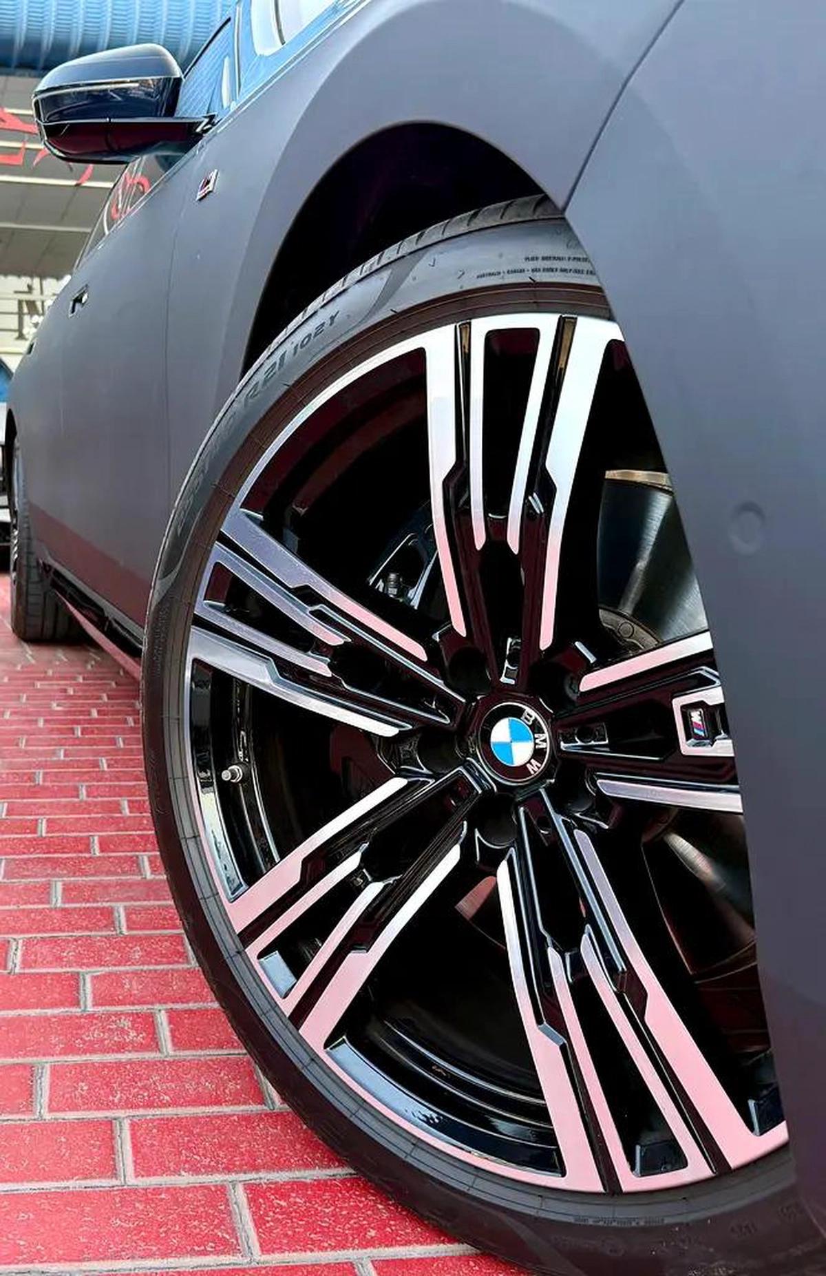 BMW 7-Series 735i M KIT 2026 - GCC Specs --15-15