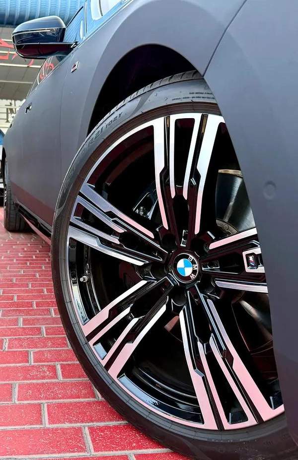 BMW 7-Series 735i M KIT 2026 - GCC Specs -