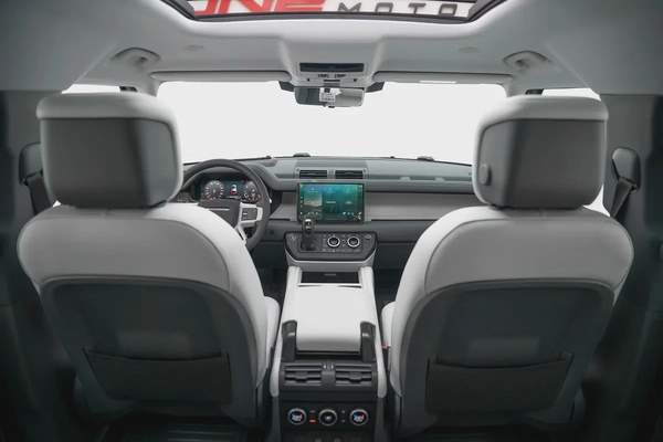 2025 LAND ROVER DEFENDER X-DYNAMIC HSE P400 WITH WARRANTY