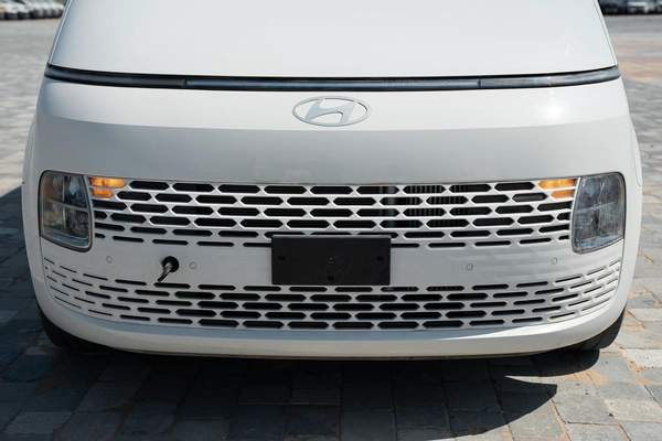Hyundai Staria Prestige 2.2 Diesel | 11 Seater | 8AT | GCC Specifications | Full Options