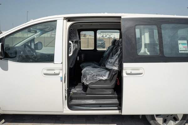 Hyundai Staria Prestige 2.2 Diesel | 11 Seater | 8AT | GCC Specifications | Full Options