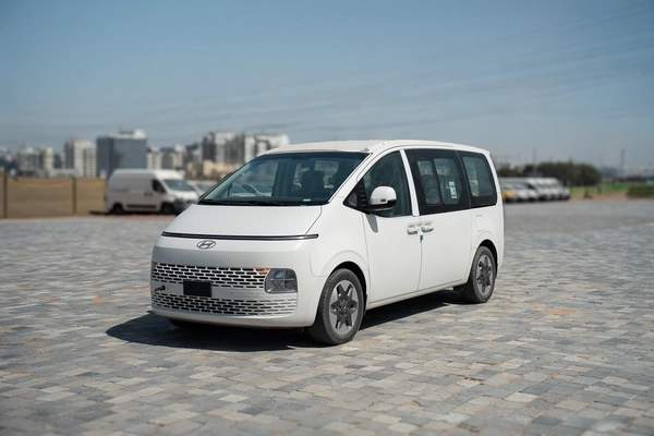 Hyundai Staria Prestige 2.2 Diesel | 11 Seater | 8AT | GCC Specifications | Full Options