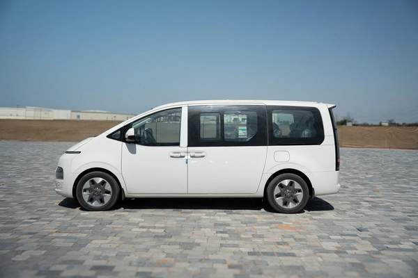 Hyundai Staria Prestige 2.2 Diesel | 11 Seater | 8AT | GCC Specifications | Full Options