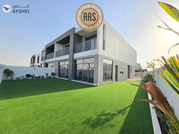 Corner unit ! Lagoon View ! Brand new ! With Landscaping ! Fully fitted kitchen