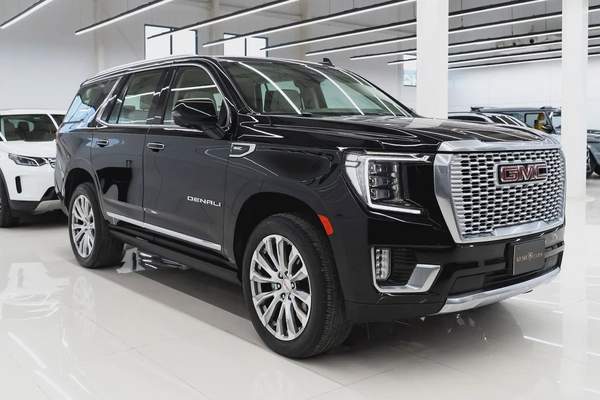 2023 GMC YUKON DENALI WITH WARRANTY AND SERVICE CONTRACT
