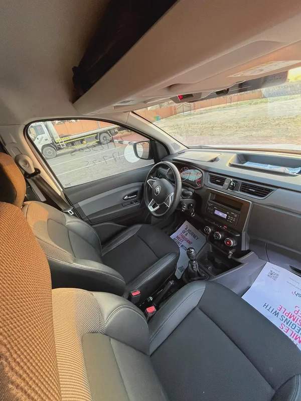 2024 Renault Express Van - GCC Spec