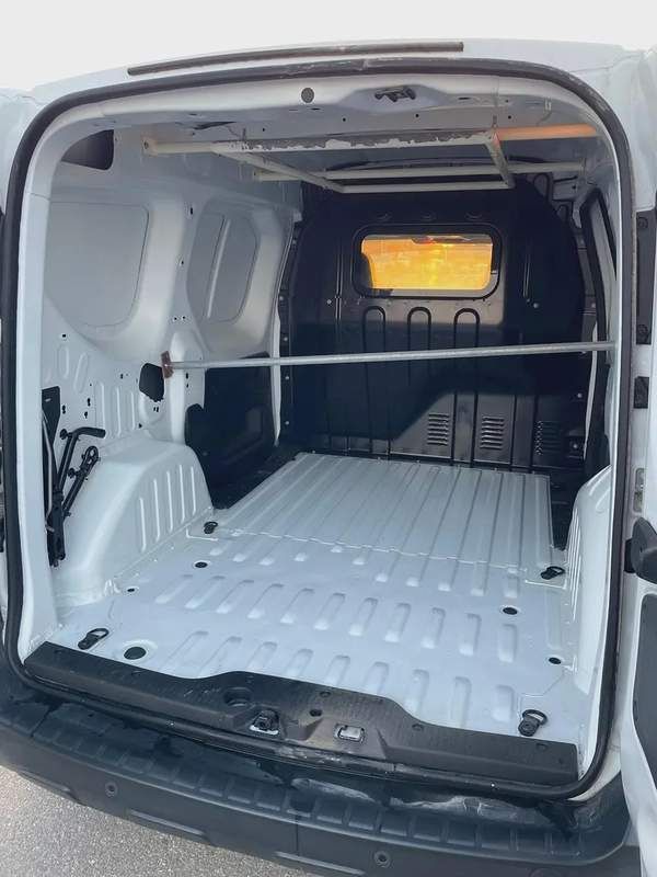 2024 Renault Express Van - GCC Spec