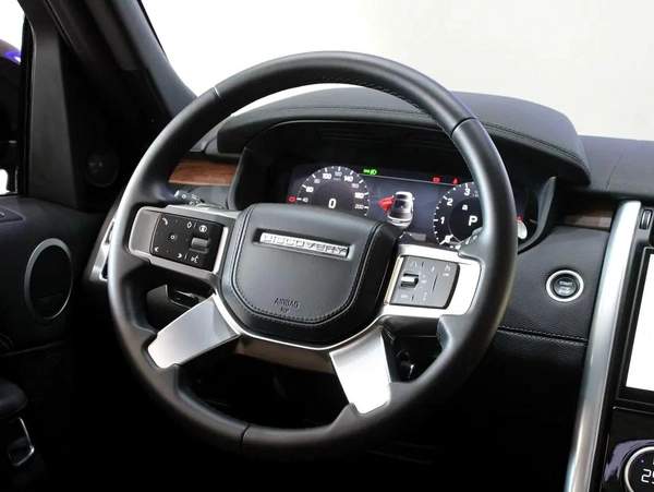 2024 - Land Rover Discovery P360 Dynamic HSE V6 with warranty