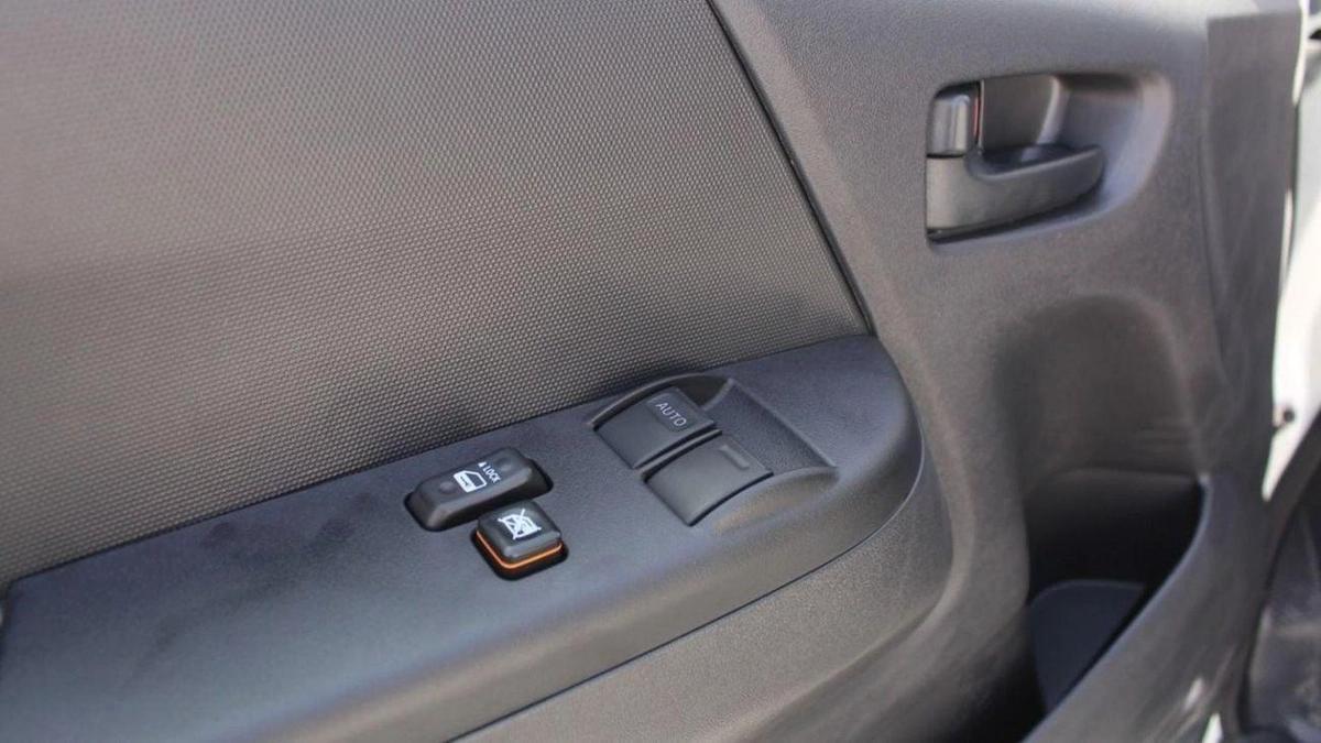 Toyota Hiace HIACE 2.5L HIGH ROOF DIESEL-12-12