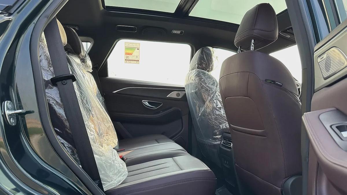 Jetour X90 Plus Luxury 2024 GCC 2.0L Turbo Low Mileage-7-7