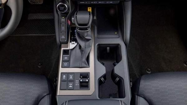 Toyota Prado TOYOTA PRADO 250 2.4L PETROL AT FIRST EDITION MY2025 – SAND & GREY ROOF