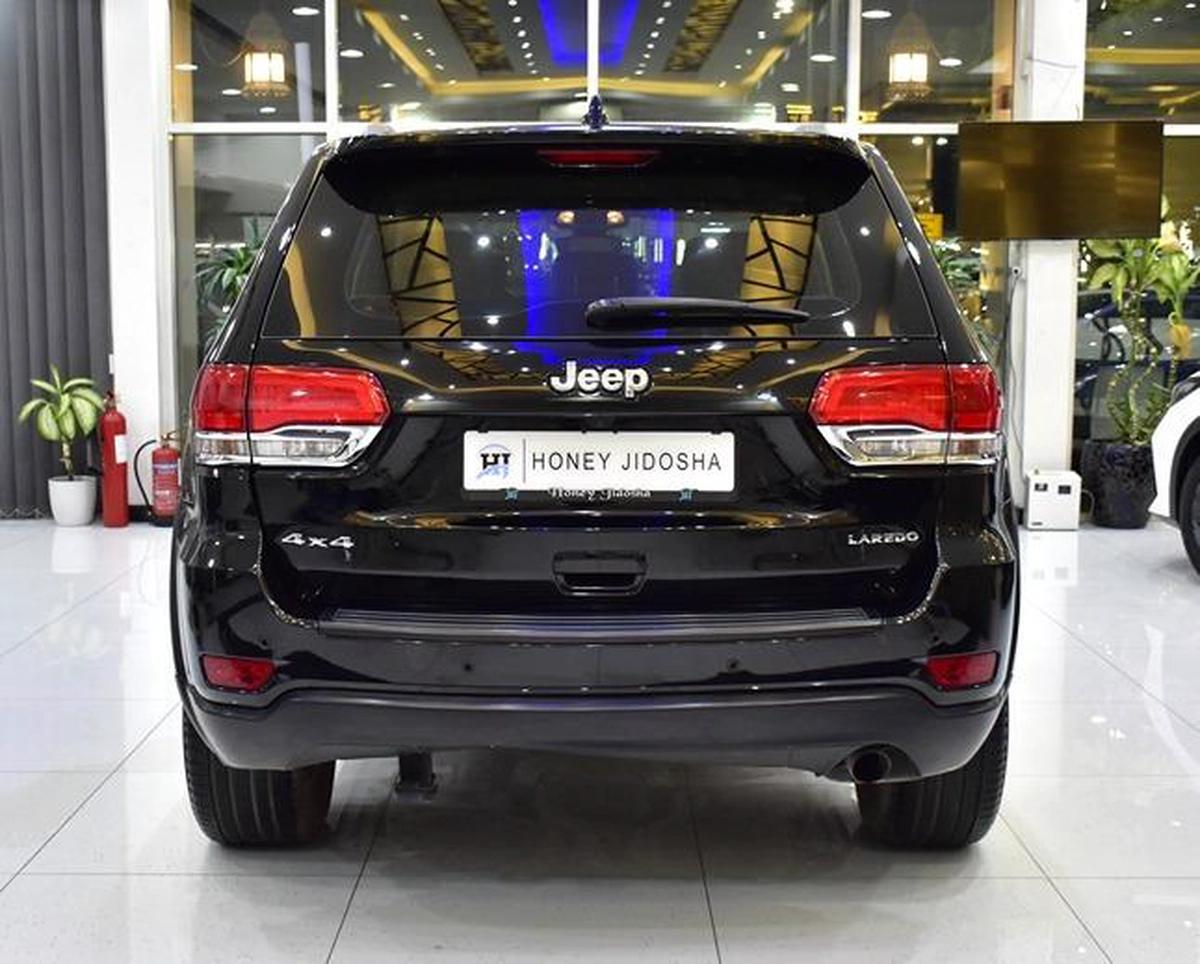 Jeep Grand Cherokee Laredo 4x4 ( 2018 Model ) in Black Color GCC Specs-5-5