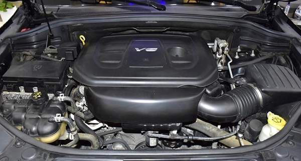Jeep Grand Cherokee Laredo 4x4 ( 2018 Model ) in Black Color GCC Specs