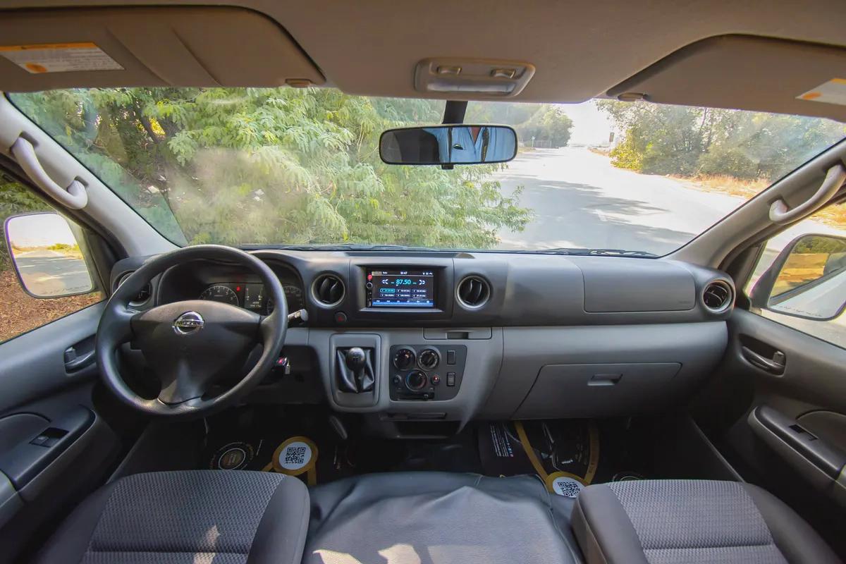 High-Roof 13-Seater Passenger Van | Manual | GCC Specs | Ref#N65839-6-6