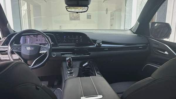 2021-Cadillac Escalade Platinum 600 Black Edition-Top of the Range-Excellent Conddition