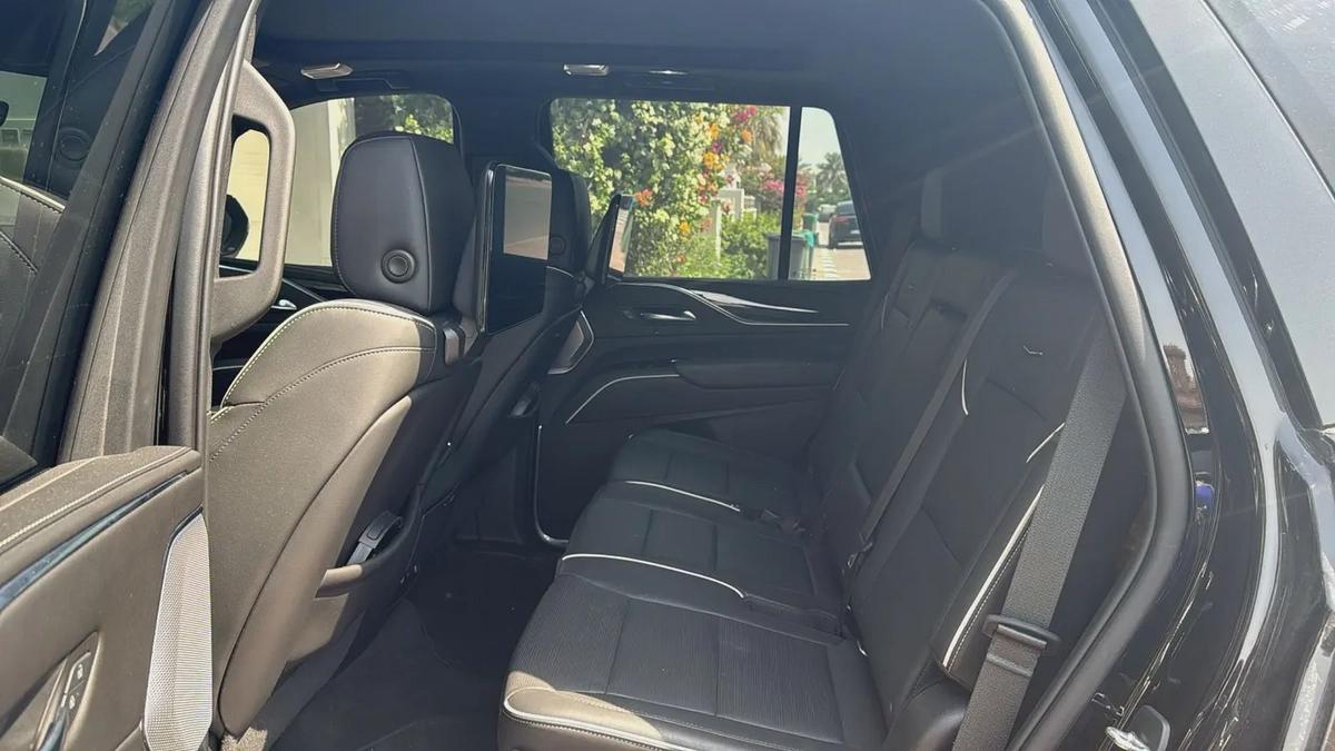 2021-Cadillac Escalade Platinum 600 Black Edition-Top of the Range-Excellent Conddition-10-10