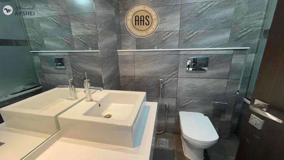 luxury 2bhk in close to metro rent only 130k-10-10