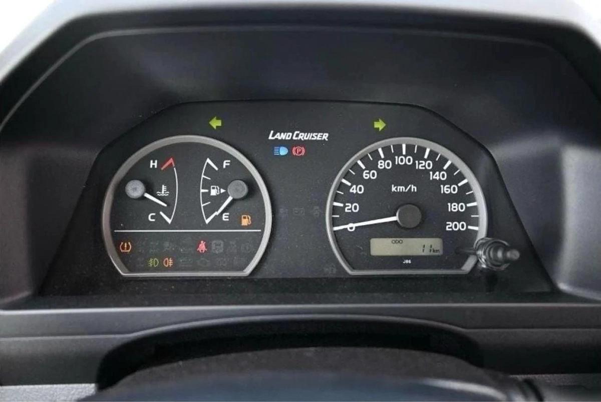Toyota Land Cruiser Pick Up LC79 DUBL CAPIN 4.2L V6 DIESEL-2-2