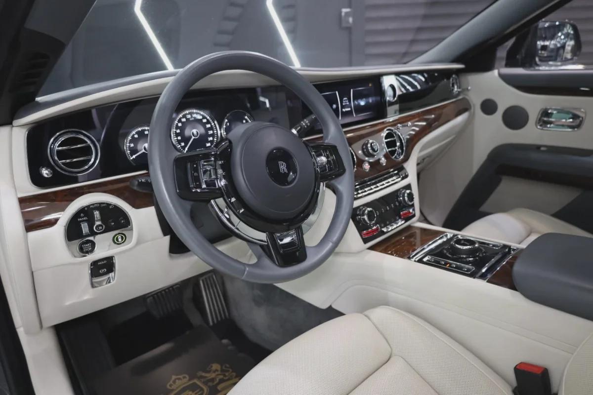 Rolls-Royce Ghost-4-4