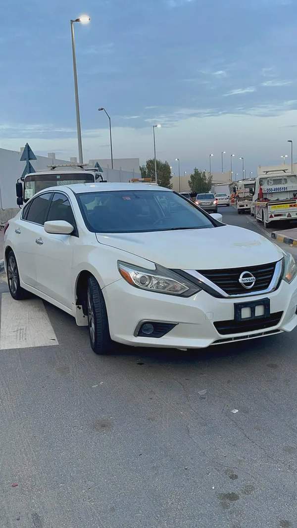 Nissan Altima SV 2018,d