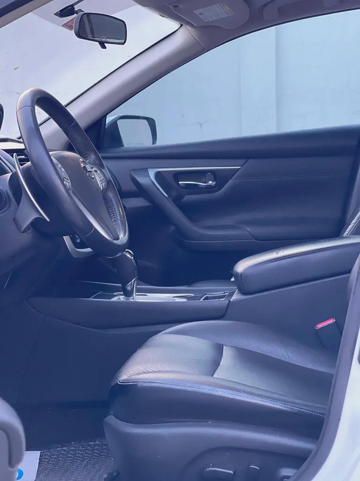 Nissan Altima SV 2018,d-14-14