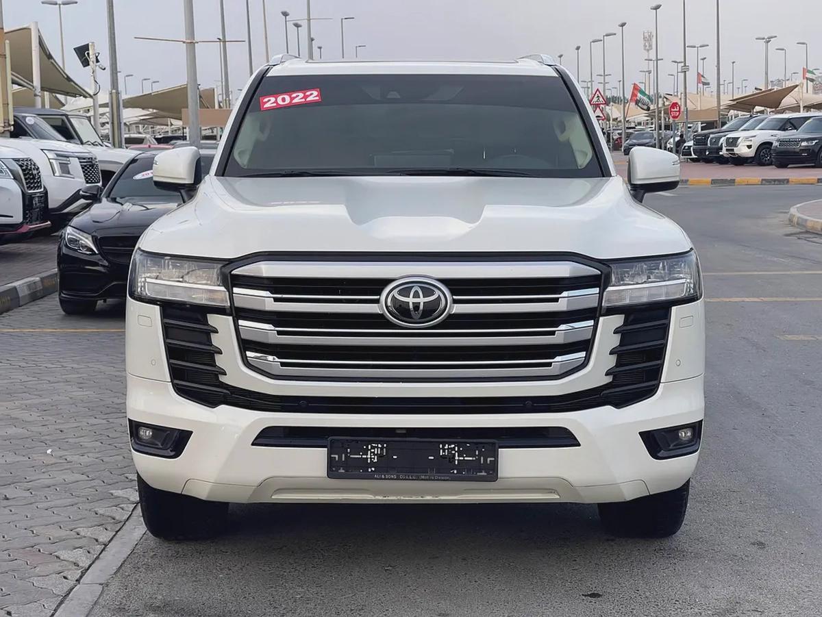 Toyota Land Cruiser GXR 2022 - GCC Specs - Excellent Condition-0-0