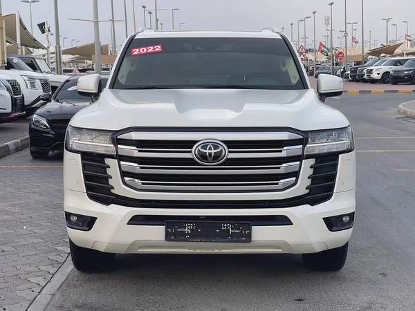 Toyota Land Cruiser GXR 2022 - GCC Specs - Excellent Condition