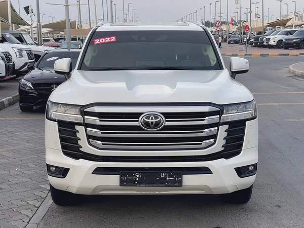 Toyota Land Cruiser GXR 2022 - GCC Specs - Excellent Condition