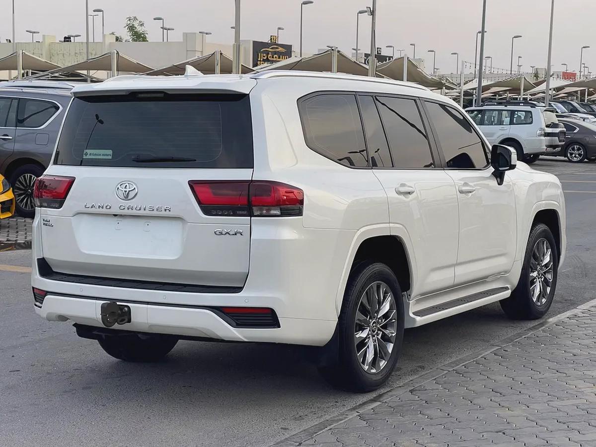 Toyota Land Cruiser GXR 2022 - GCC Specs - Excellent Condition-5-5