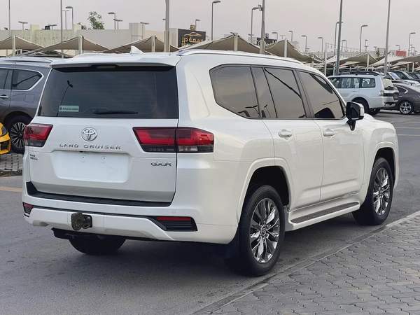 Toyota Land Cruiser GXR 2022 - GCC Specs - Excellent Condition