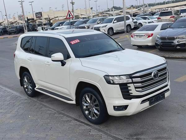 Toyota Land Cruiser GXR 2022 - GCC Specs - Excellent Condition