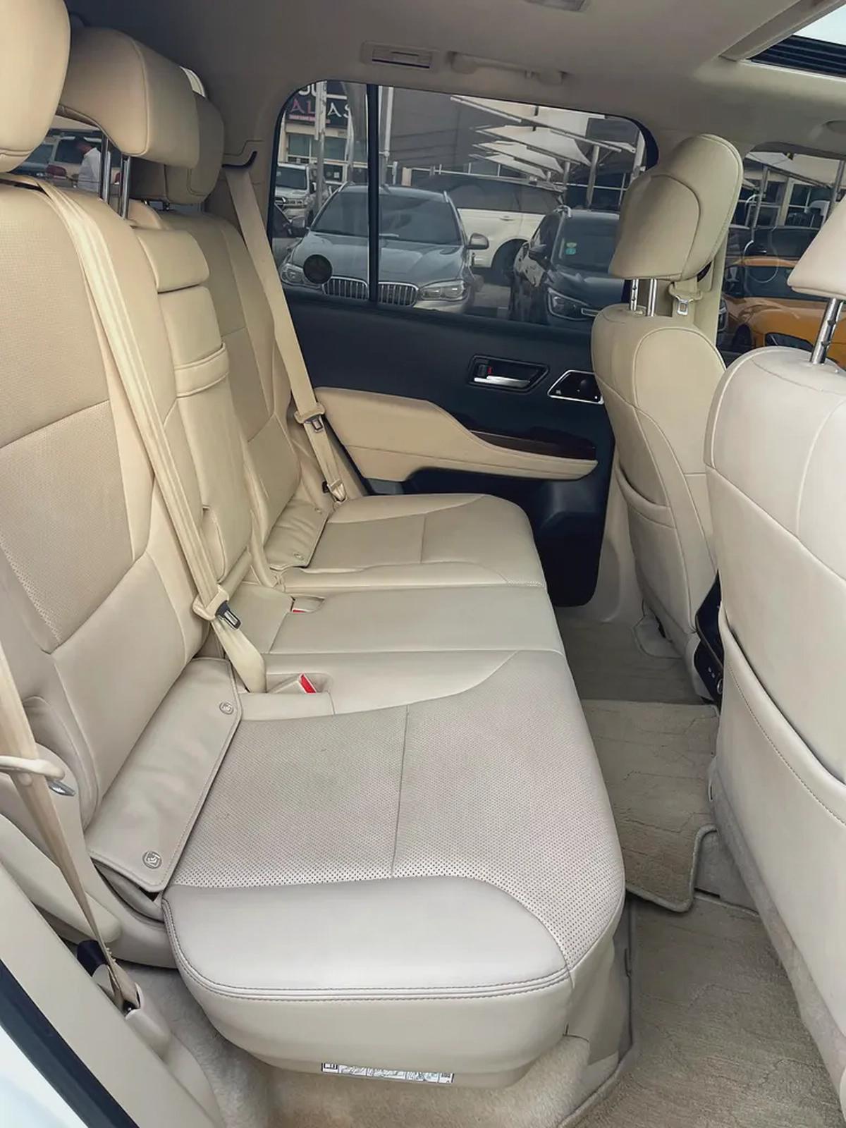 Toyota Land Cruiser GXR 2022 - GCC Specs - Excellent Condition-16-16