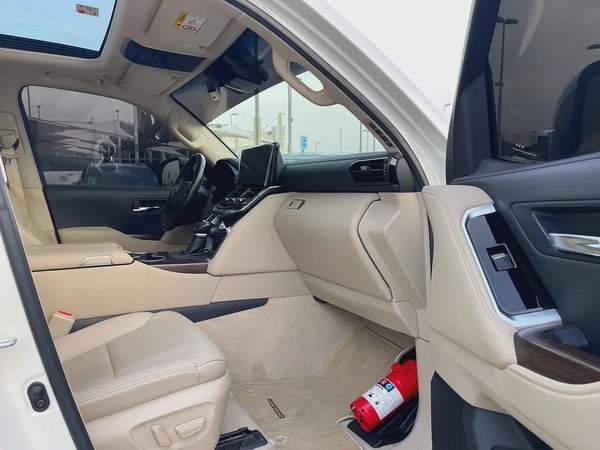 Toyota Land Cruiser GXR 2022 - GCC Specs - Excellent Condition