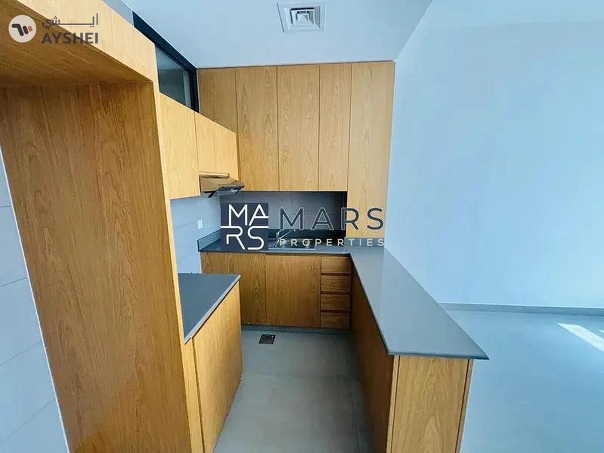 Luxury| Spacious| Signature Partition Apartment| Separate Bed+ Living Room | Best Price-12-12