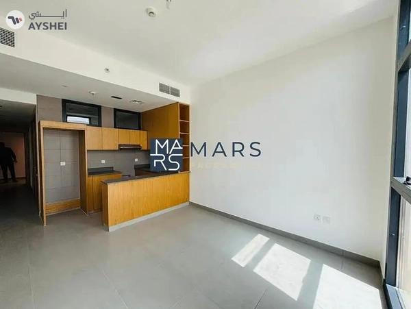 Luxury| Spacious| Signature Partition Apartment| Separate Bed+ Living Room | Best Price