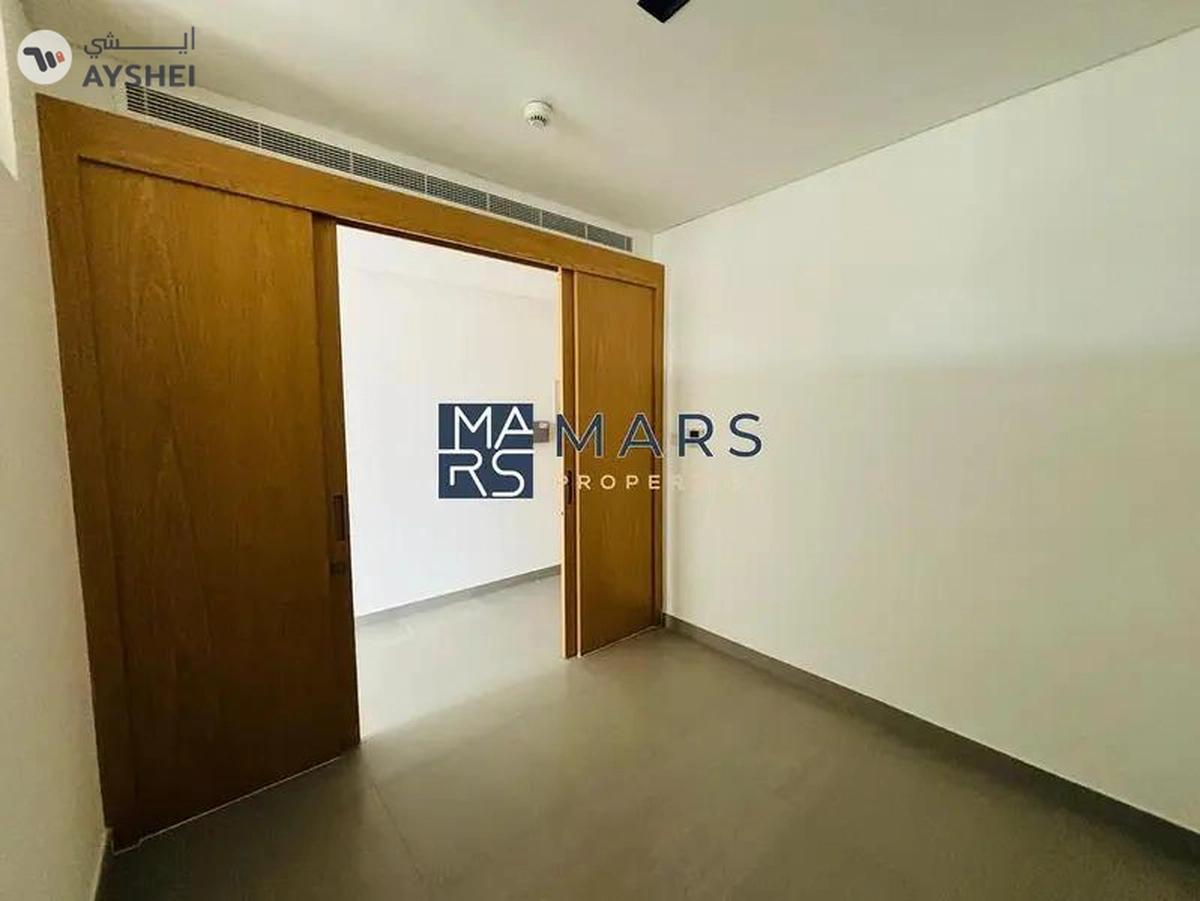 Luxury| Spacious| Signature Partition Apartment| Separate Bed+ Living Room | Best Price-6-6