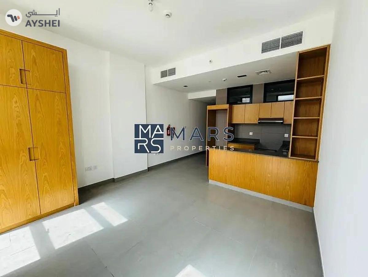 Luxury| Spacious| Signature Partition Apartment| Separate Bed+ Living Room | Best Price-8-8