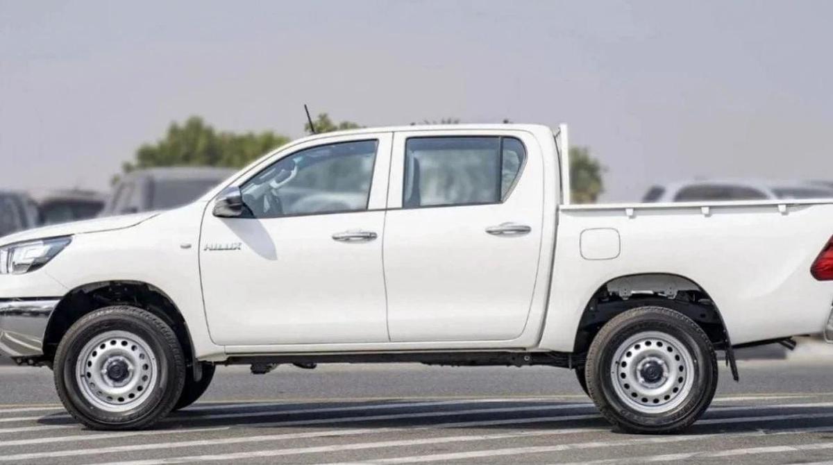 Toyota Hilux TOYOTA HILUX 2.4L DIESEL MT 2024-3-3