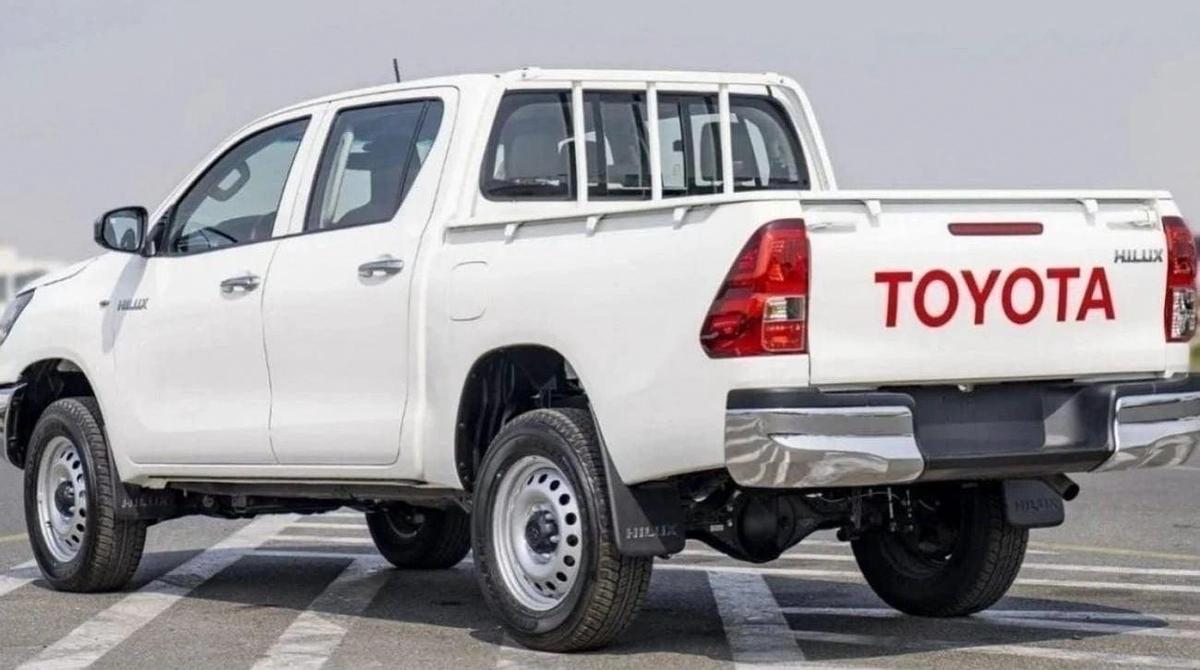 Toyota Hilux TOYOTA HILUX 2.4L DIESEL MT 2024-7-7