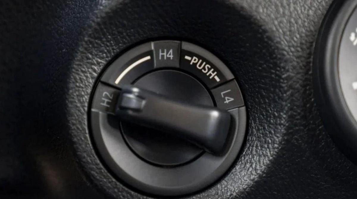 Toyota Hilux TOYOTA HILUX 2.4L DIESEL MT 2024-13-13