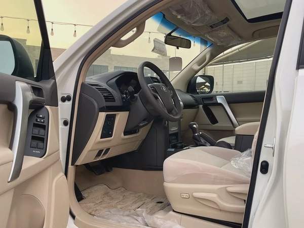 تويوتا برادو 2023 زيرو جديد ضمان الوكيل GXR سته سلندر 4.0