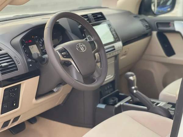 تويوتا برادو 2023 زيرو جديد ضمان الوكيل GXR سته سلندر 4.0