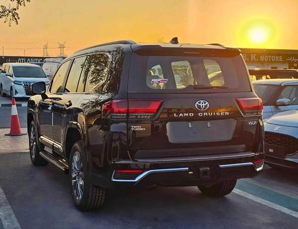 Toyota Land Cruiser VXR TWIN TURBO / 3.5L PETROL V6 4WD / 360* CAMERA / RADAR / DVD / HEADUP DISPLAY