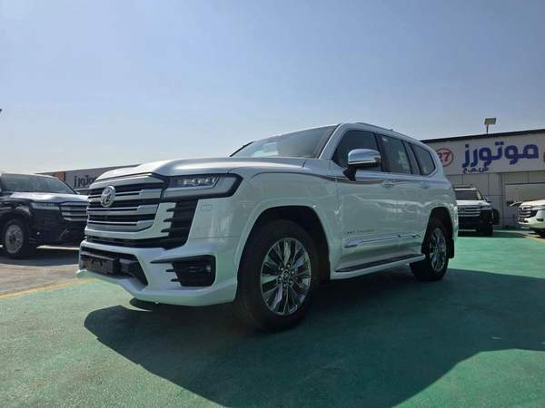 Toyota Land Cruiser 2026 Toyota Land Cruiser LC300 VXR 3.5L – White